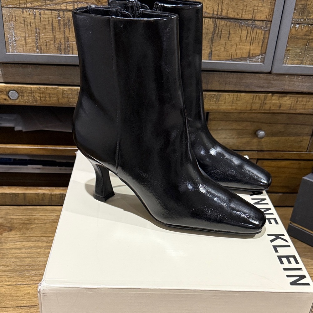 NWT Anne Klein Heeled Booties Pablo 7.5